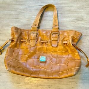 Dooney & Bourke authentic large leather tote bag